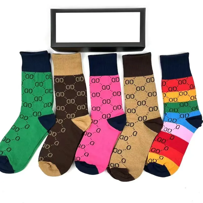 Designer de mode Hommes Femmes Chaussettes Cinq Paires Luxe Sports Hiver Lettre Imprimé Chaussette Broderie Coton Homme Femme Avec Boîte