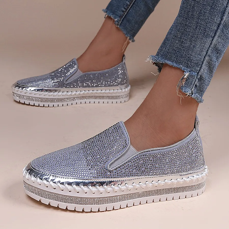 2024 New Arrint Fashion Mandis Femmes Chaussures robes Chaussures Low Tops Platforms Sneakers raffinés Rimestone Classic Silver Pink Crystal Designer Career Office Slipon Casual