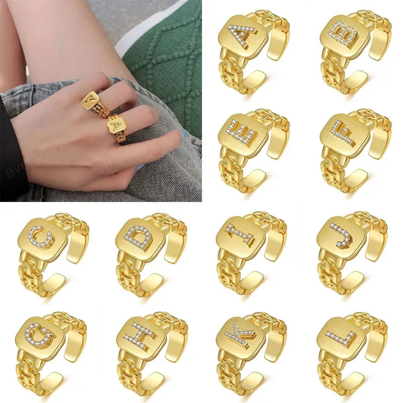 26 Svenska Alfabet Diamantring Justerbar Split Brev Ringar Kvinnor Män Finger Inredning Trendiga Party Gold Rings Smycken Gift