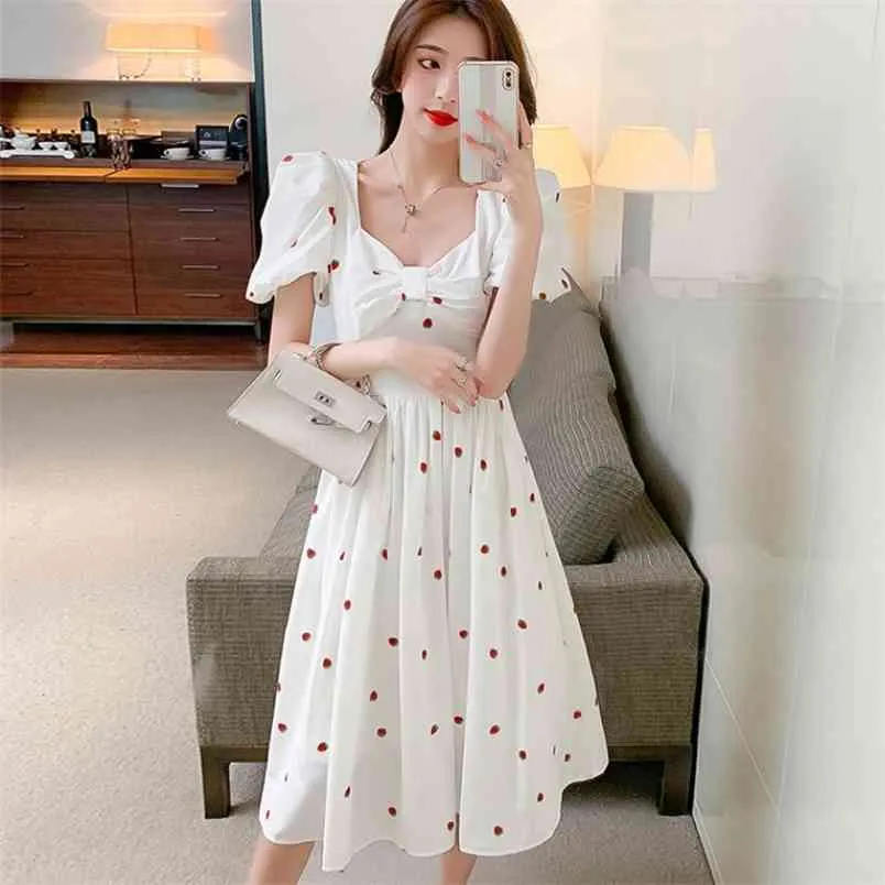 Sommer Fee Kleid Frauen Vintage Elegante Quadratische Kragen Puff Sleeve Süße Erdbeere Weiß Hohe Taille Schlank 210519