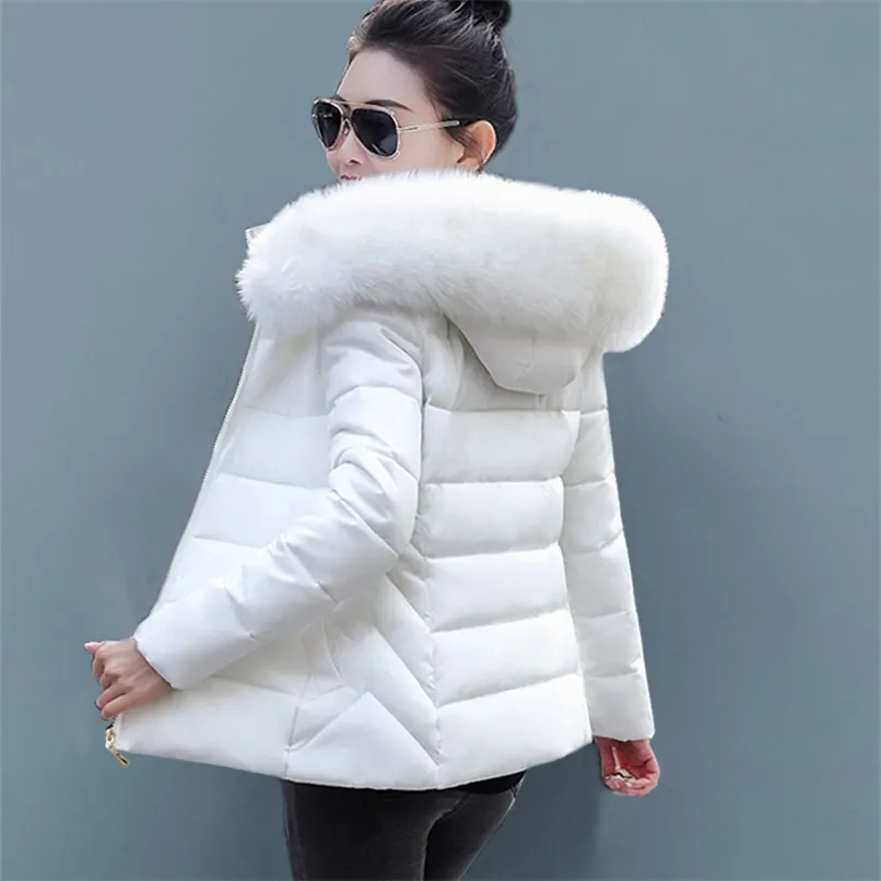 Avtagbar Fake Fur Fashion Slim Women Winter Jacket Bomull Vadderad Varm Tjockad Ladies Coat Short Down Parkas Womens Jackor 211007