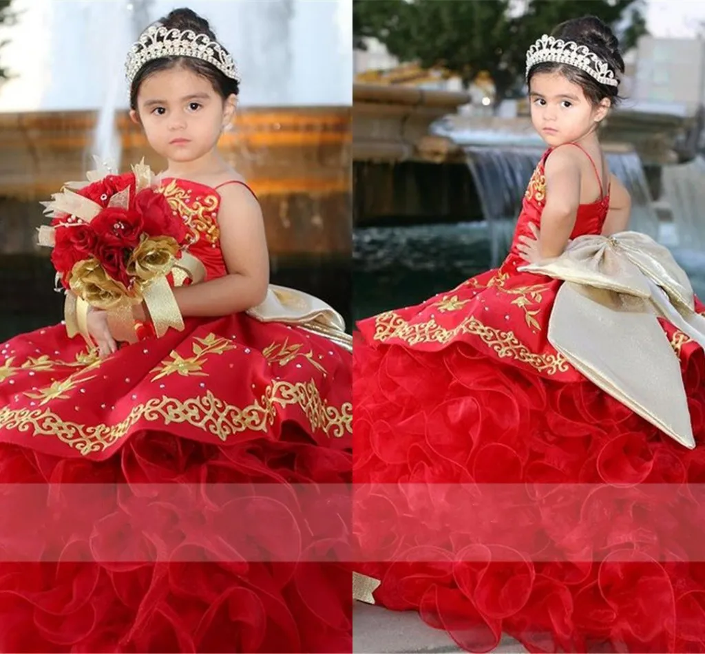 Oro bordado quinceañera vestidos mini pequeños niños pequeños bow bow bowble ruffle diamands spaghetti sin tirantes concurso flor niña vestido mexicano boda