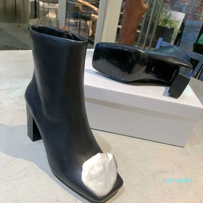 Toppkvalitet Martin Stövlar Kvinna Cowhide Zipper Metal Buckle Designer Ankel Boot Leather Lady High Heels Fashion Höst Vinter tjock häl