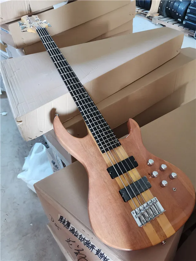 I lager 5 Stränger Neck-Thru-Body 24 Frets Electric Bass Guitar med krom Hårdvara, kan anpassas