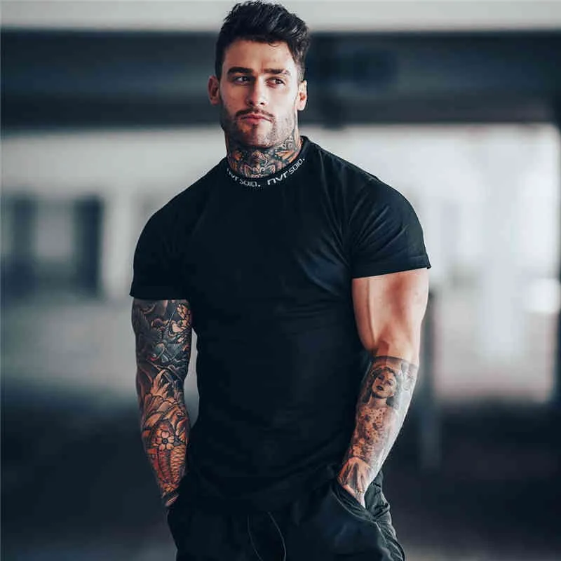 T-shirt fitness da palestra da uomo T-shirt da corsa sportiva T-shirt da bodybuilding in cotone Tops Estate Abbigliamento da allenamento maschile Crossfit Y0323