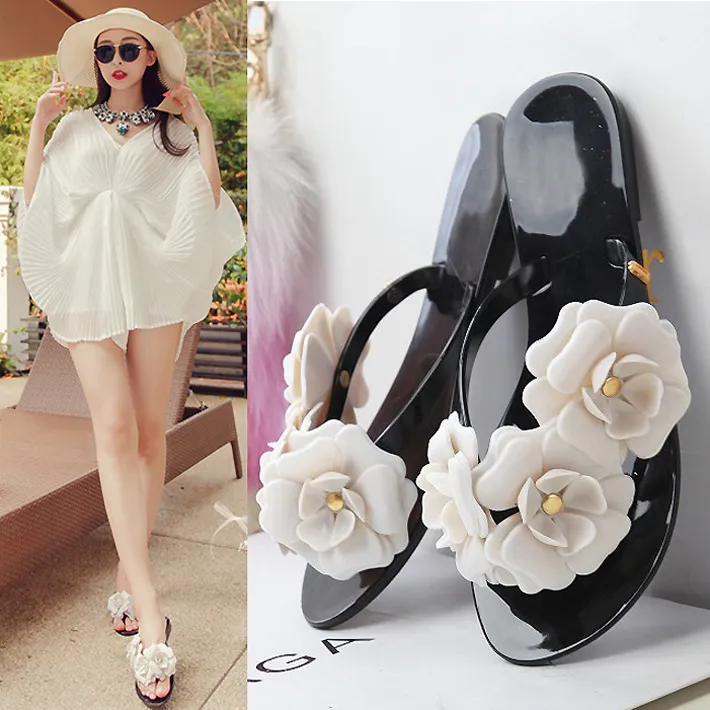 Summer Women Camellia Slippers Flat Bottom PVC Flip Flops Womens Small doftande Flower Beach Sandal Shoes Storlek 36-40