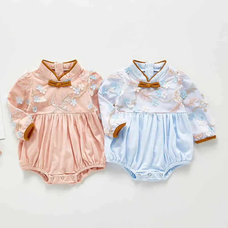Bebê um pedaço de estilo chinês menina mangas compridas doce princesa triângulo rastreamento roupas 210429