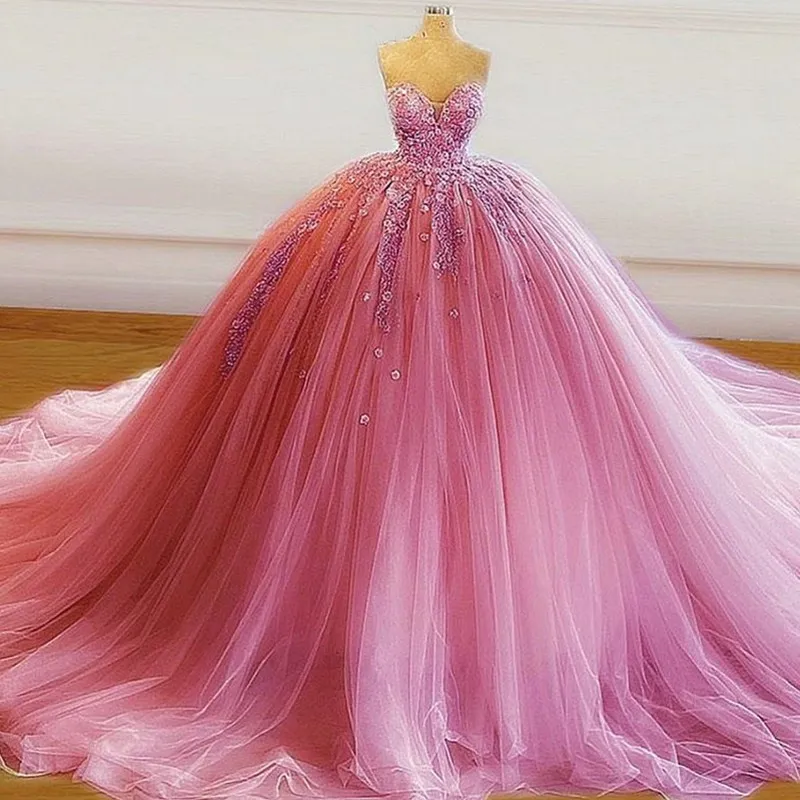 Robe de Soiree Fuchsia Pink Ball Ball Vestidos de baile Apliques Princesa Frisada Puffy Sweetheart Party Vestido Doce 16 Long Quinceanera