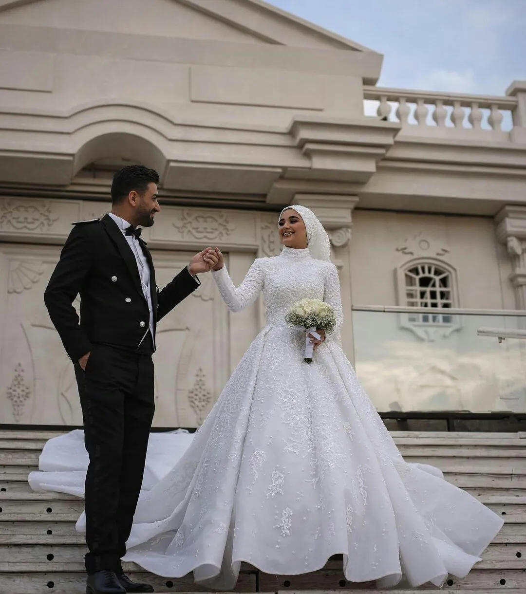 Robe De Mariee Musulmane En Ligne Avec Hijab Robe De Mariee Retro Perlee En Dentelle Train De Chapelle Tulle Manches Longues 2024 Du 206 64 DHgate