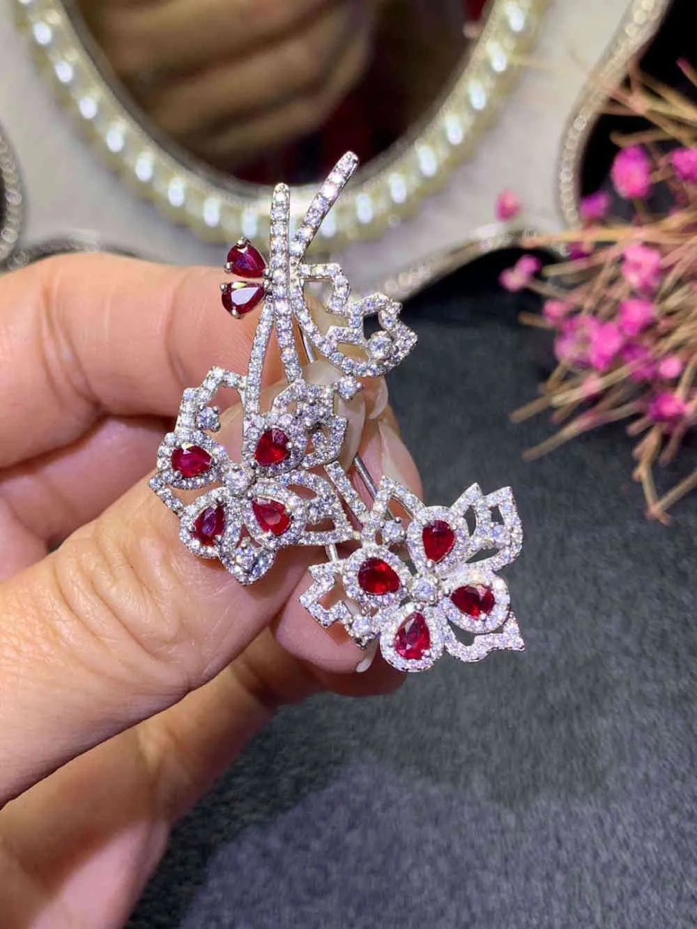 Ciondolo rubino rosso naturale S925 argento pietra preziosa naturale Spille moda rami di fiori fidanzata gioielli regalo di nozze