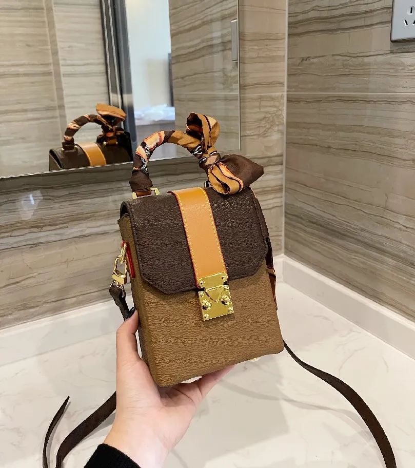Women`s Single Shoulder Flip Bag Fashion Designer Lady Handbag High Quality Messenger Bags WF2103252