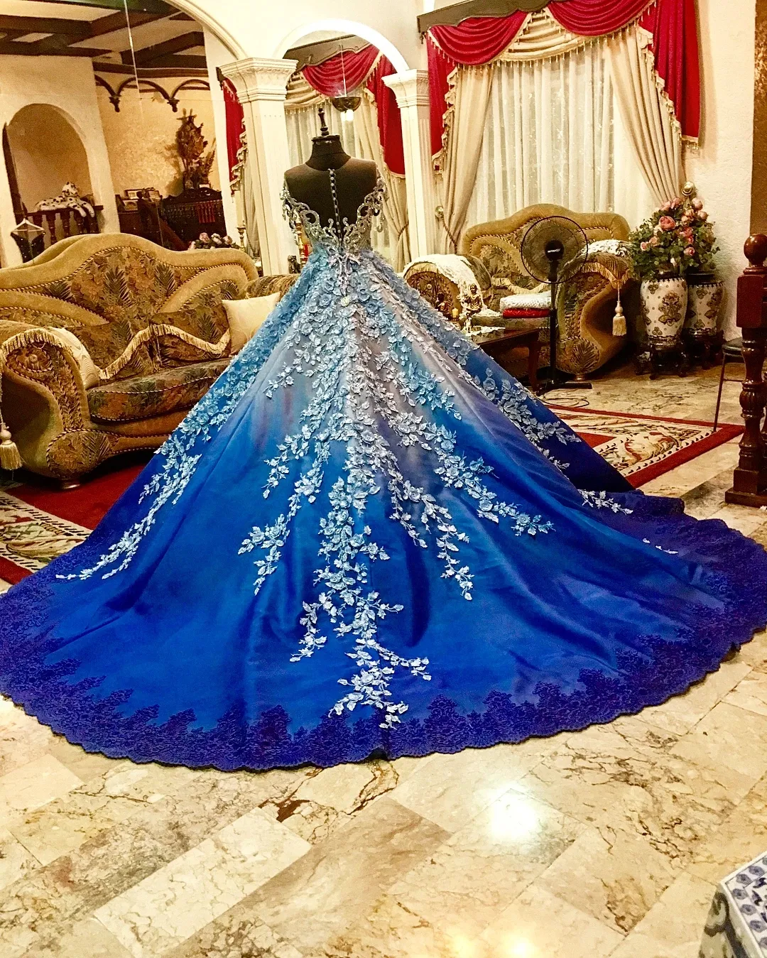Vestidos de 15 años azul 2025 degradado