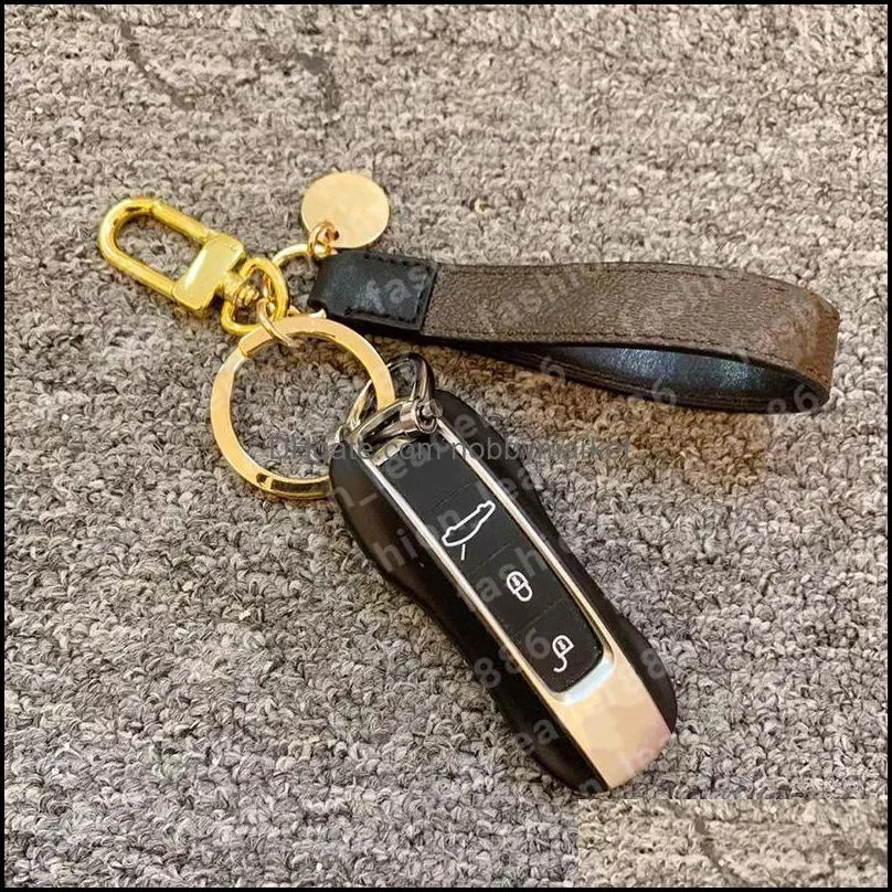 Luxury keychain mens and womens fashion bags hanging buckle Keychain car handmade leather pendant