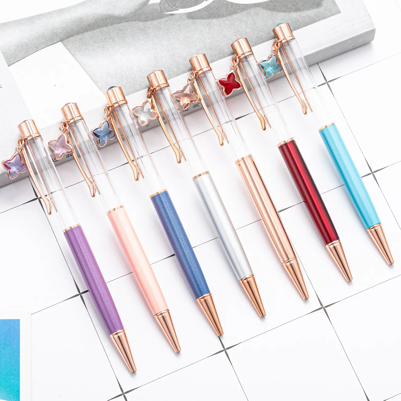 Japan US Korean Creative Oil Glitter Floating Pens Empty Tube Personalized DIY Building Favorite Liquid Sand Pen with Four-leaf Clover Lucky Pendant
