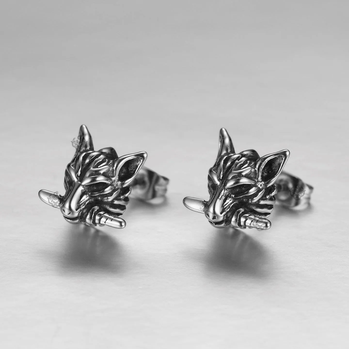 Pendientes De Cuchillo Para Morderse La Cabeza De Lobo Vintage