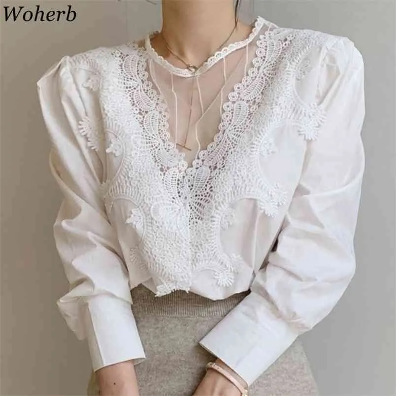 Sweet Vintage Shirts Wome Korean Chic Lace Patchwork Blusas De Mujer Temperament Blouses Women Elegant White Tops 95033 210519