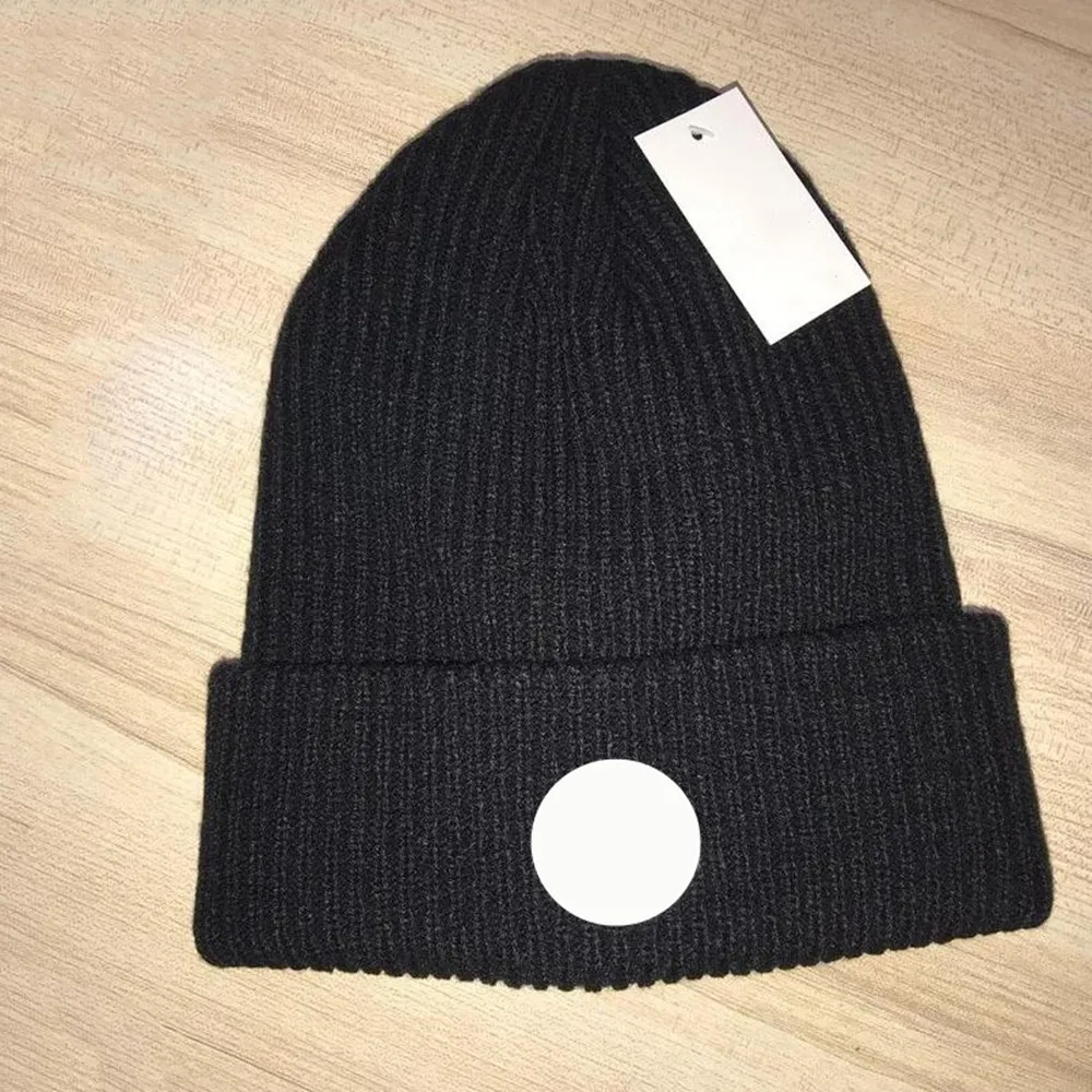 Beanie Bonnet Erkek Kadın Moda Şapkaları En Kaliteli Klasik Örme Kafatası Kapı Nakış Rozeti Bonnet Tasarımcısı Beanie