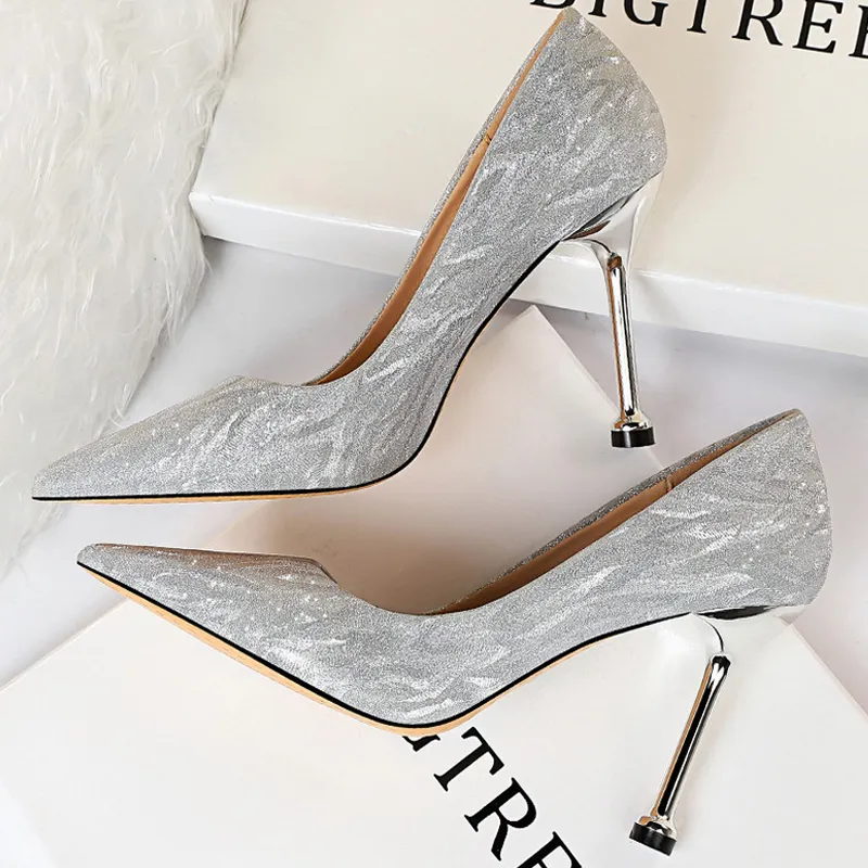 2022 Kvinnors Pumps Fashion Sequins Bröllopsskor Sliver Gold High Heels Stiletto 9,5 cm 7,5 cm Ladies Heels Skor