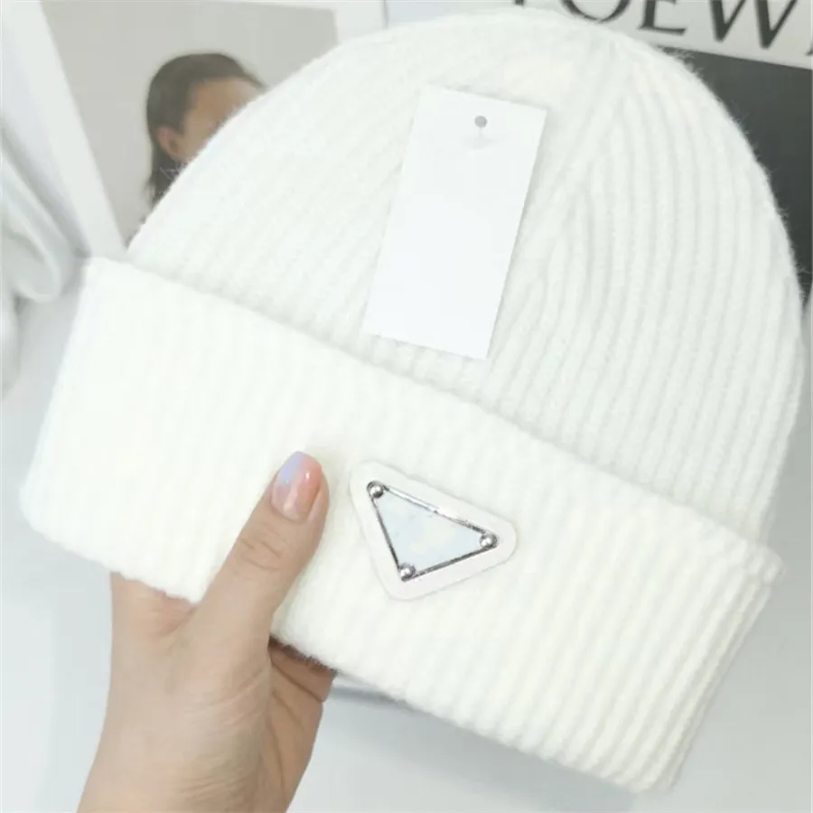 Chapeau de luxe tricoté design Bonnet Bonnet Cap Hats ajusté Chapeaux Unisexe Cashmere Lettres Casual Crâne Casquettes Mode extérieure Haute Qualité 15 couleurs