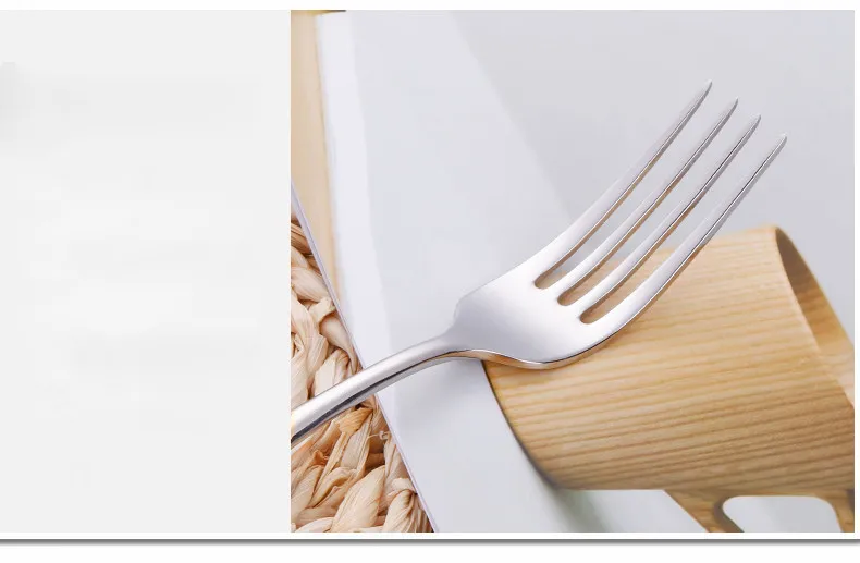 Couverts dorés 16 pièces - Acier inoxydable 18/10, élégants_voghion.com