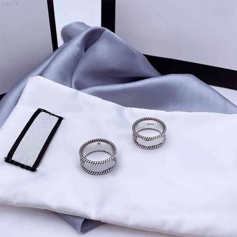 Lettera ad anello con motivo a intreccio di pietre laterali con incisione di anelli di pizzo ruvido semplici gioielli di moda multifunzionali versatili