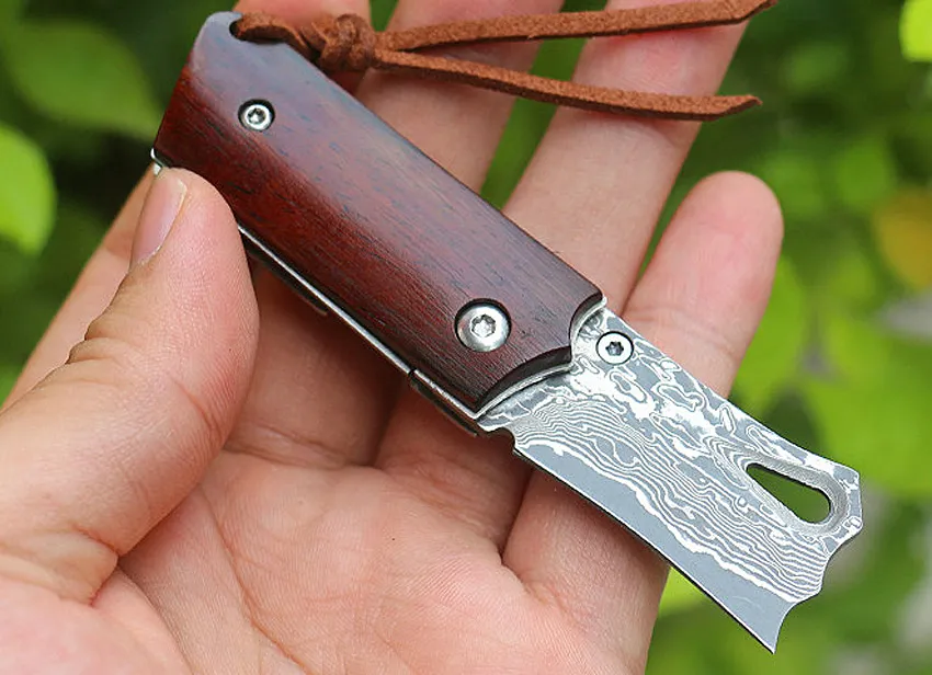 Factory Price Small Damascus Pocket Folding Knife VG10 Damascuss Steel Blade Rosewood + Stainless Steels Sheet Handle EDC Gift Knives