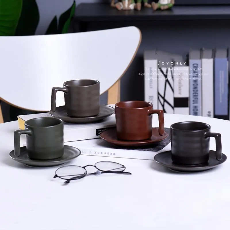 Creative Coffee Cup Matte Set Simple Céramique Avec Soucoupe Ménage Bonne Qualité Et Beaucoup De Couleurs Tasses