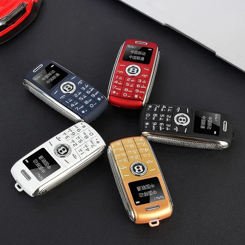잠금 해제 된 쿼드 밴드 휴대 전화 미니 자동차 키 모델 디자인 핸드폰 매직 음성 체인저 듀얼 SIM 카드 작은 크기 만화 아이 휴대 전화