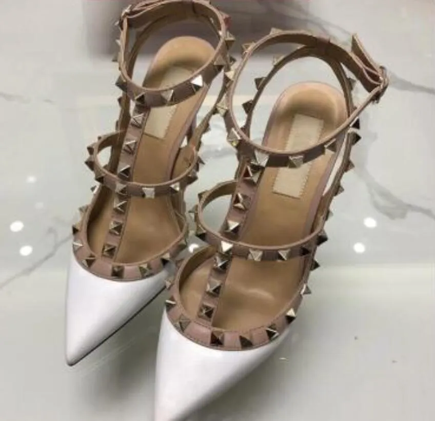 Décolleté da donna Scarpe da sposa 2019 Sandali con tacco alto da donna Nude Fashion Cinturini alla caviglia Rivetti Scarpe Tacchi alti sexy Scarpe da sposa