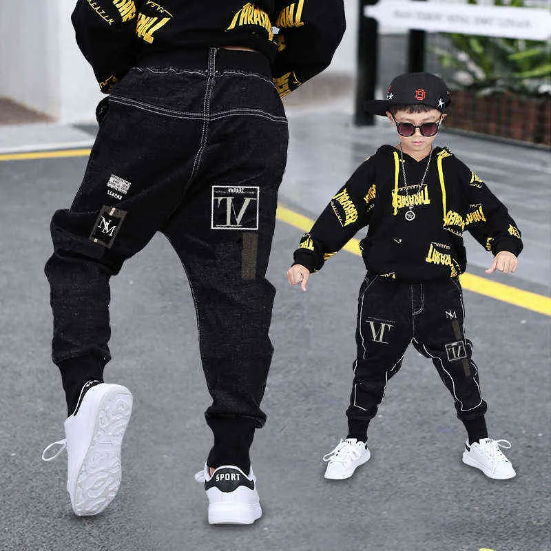 Boy denim jogger style jeans Better Cotton