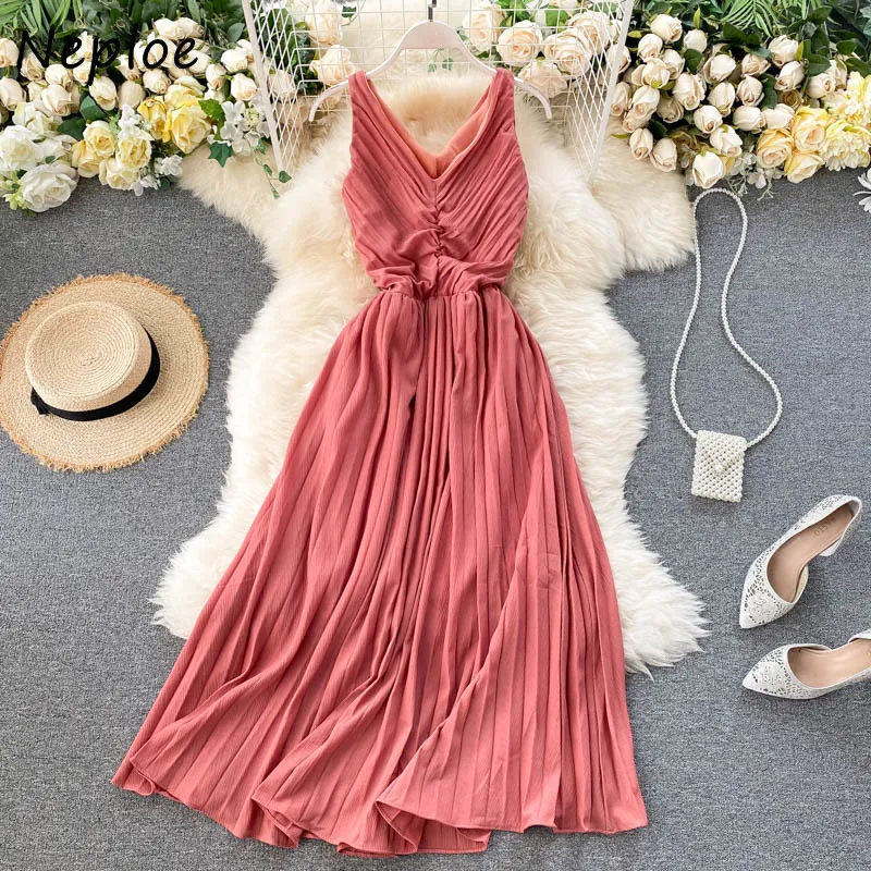 NEPLOE Koreańskie kobiety Dress New Summer Sexy V-Neck Backless Proste Solidne Rękawów Sundress Platy Kobiece Sukienki 82149 210423