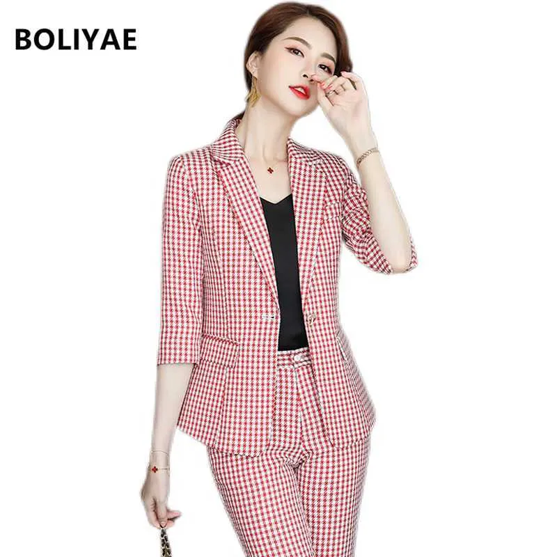 Boliyae Costume Femmes Blazer Ensemble Printemps Été Mode Plaid Bureau Tenue Demi Manches Tops et Pantalons pour Femme Travail Vêtements S-5XL 210930