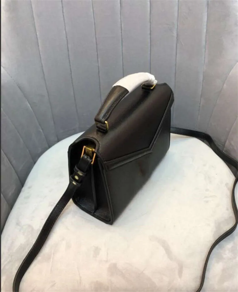 Handbags Women Luxury Designers Genuine leather bag with letters woman messenger bags Wholesale crossbody handbag