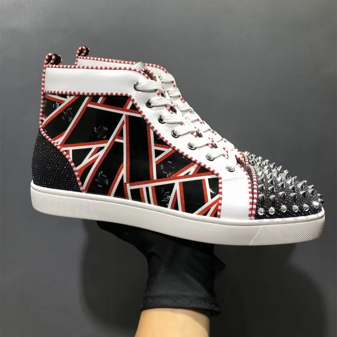 Ny lyx Casual Spikes Skor Studded Fashion Red Suede Läder Mens Sneaker Kvinnor Plattbottnar Sko Party Lovers Toppkvalitetstorlek 36-45 US13 US14 med låda