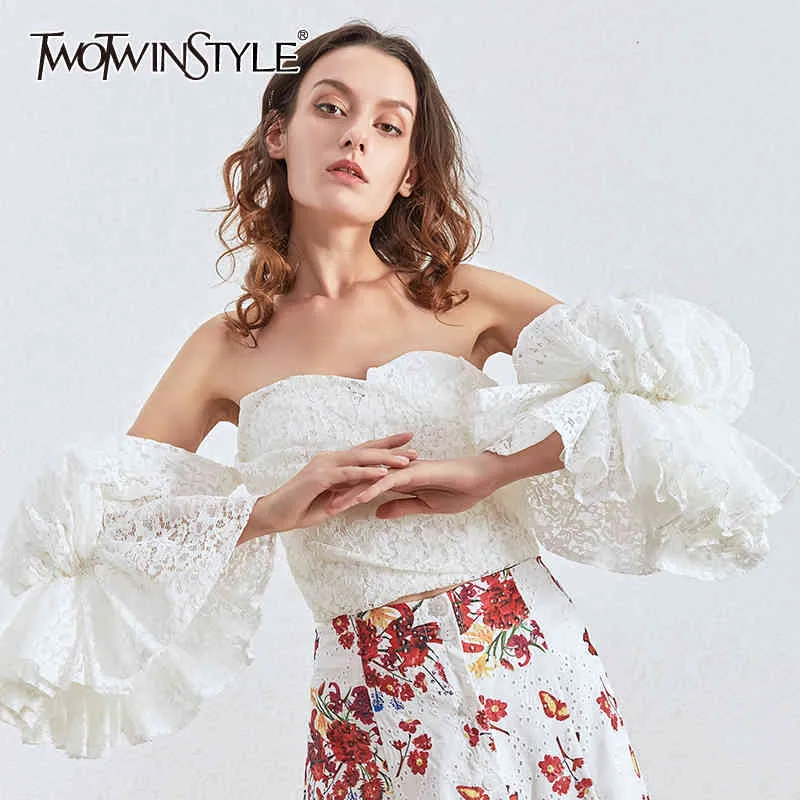 TWOTWINSTYLE Blanc Sexy Dentelle Femmes Blouses Slash Neck Off Épaule Flare À Manches Longues Dos Nu Chemise Courte Pour Femme D'été 210517