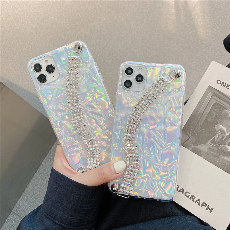 Custodie laser di lusso Bling Cinturino da mano Glitter Sparkle Diamond Catena da polso Donna Ragazze Custodia protettiva morbida in TPU sottile per iPhone 12 11 Pro MAX 8 7 Plus SE2