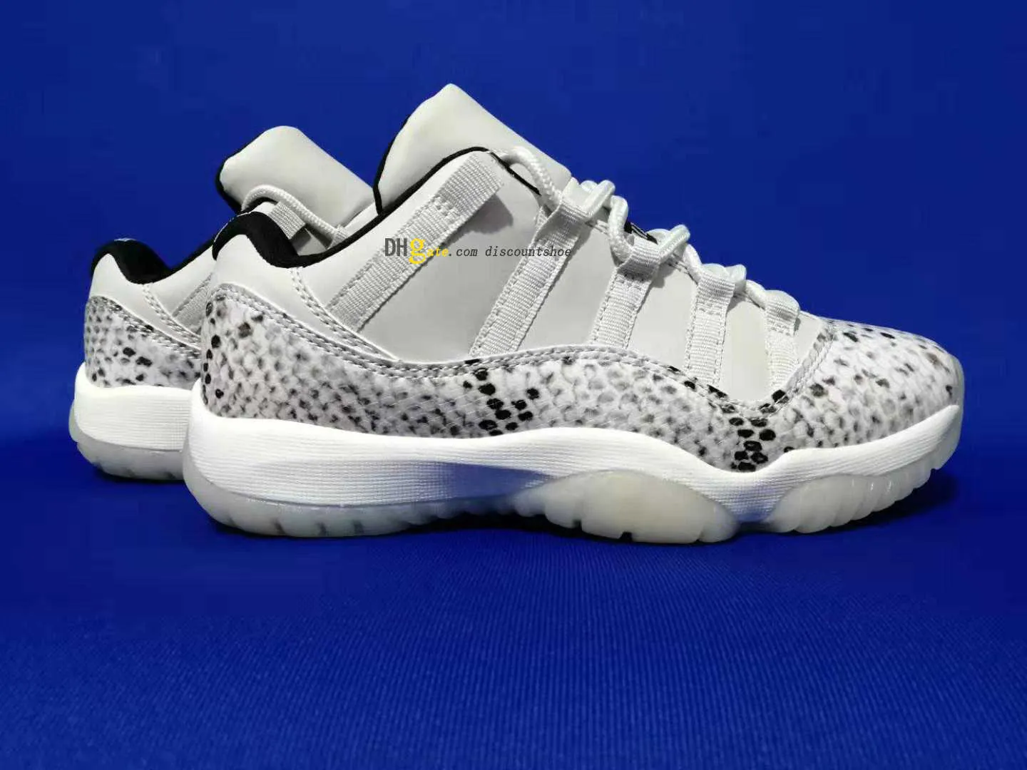 Light bone on sale snakeskin 11s