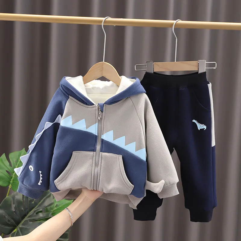 Boys 'Plush Set 2022 Новая детская зимняя одежда красивая одежда детский динозавр досуг двухсектура наборы