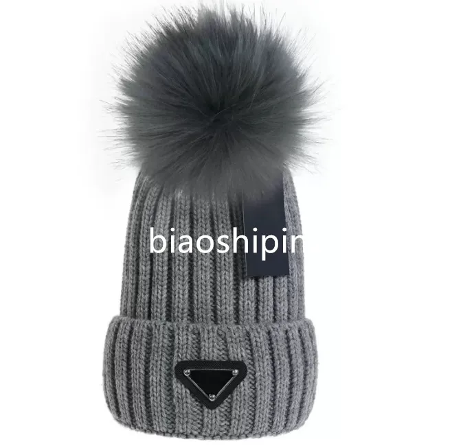 Bobble hat mens sales designer