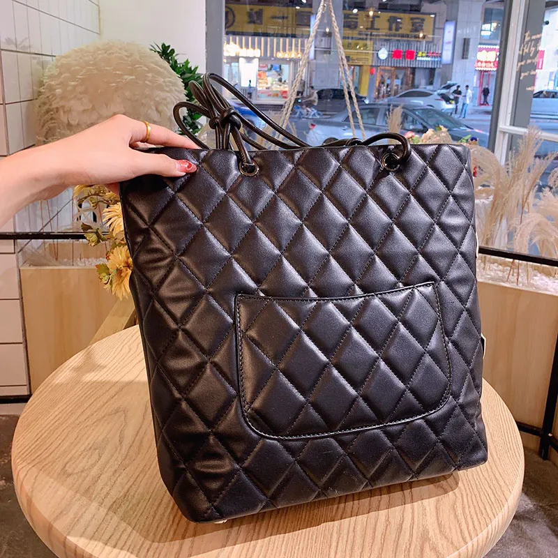 2022 Vintage Fashion Shopping Bags Quilted Leather Shoulder Denim/Lambskin Large Capacity Top Quality Fashion Toes Luxury Designer Handbags 30*33*11cm