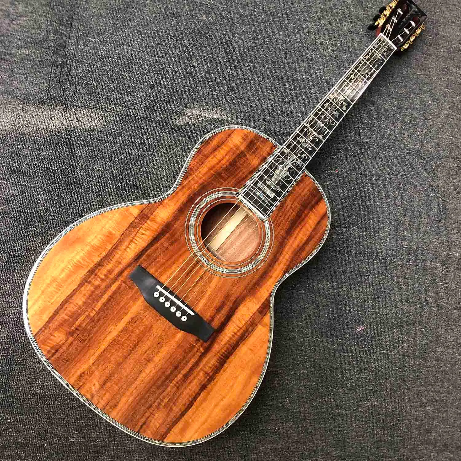 Guitarra acústica de abulón real personalizada, tapa de madera maciza de KOA, cuerpo OOO de 39 pulgadas