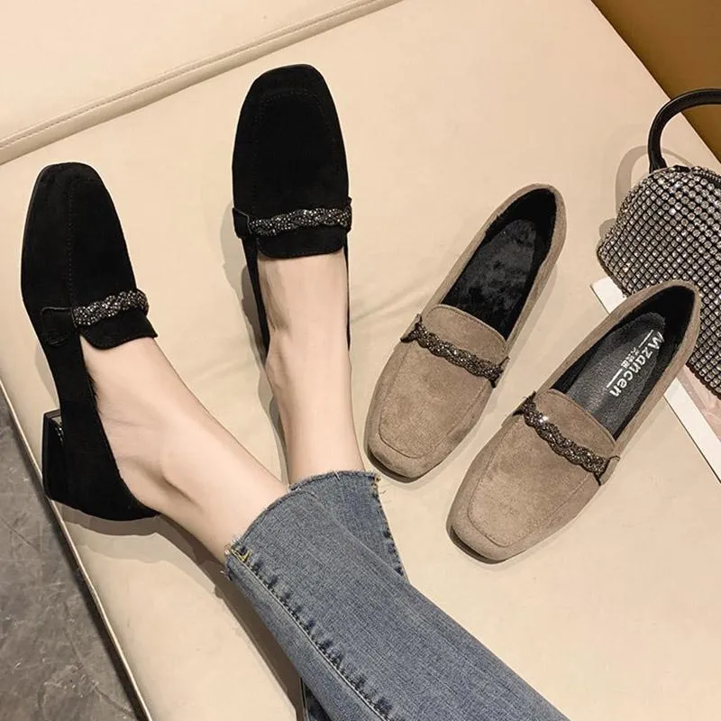 Klänningskor 2021 Kvinnor Loafers Lågklackat Båt Kvadrat Toe Chain Suede Plush Warm Ladies Plus Storlek