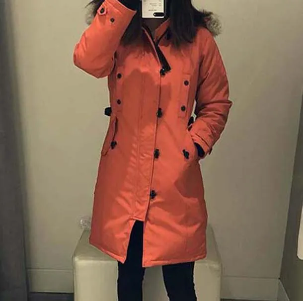 Winter Down Parka 여성 Konstan Long Coat 디자이너 후드 파카 여성용 따뜻한 야외 모피 칼라 코트 온라인으로 플러스 크기를 맞춤화합니다.