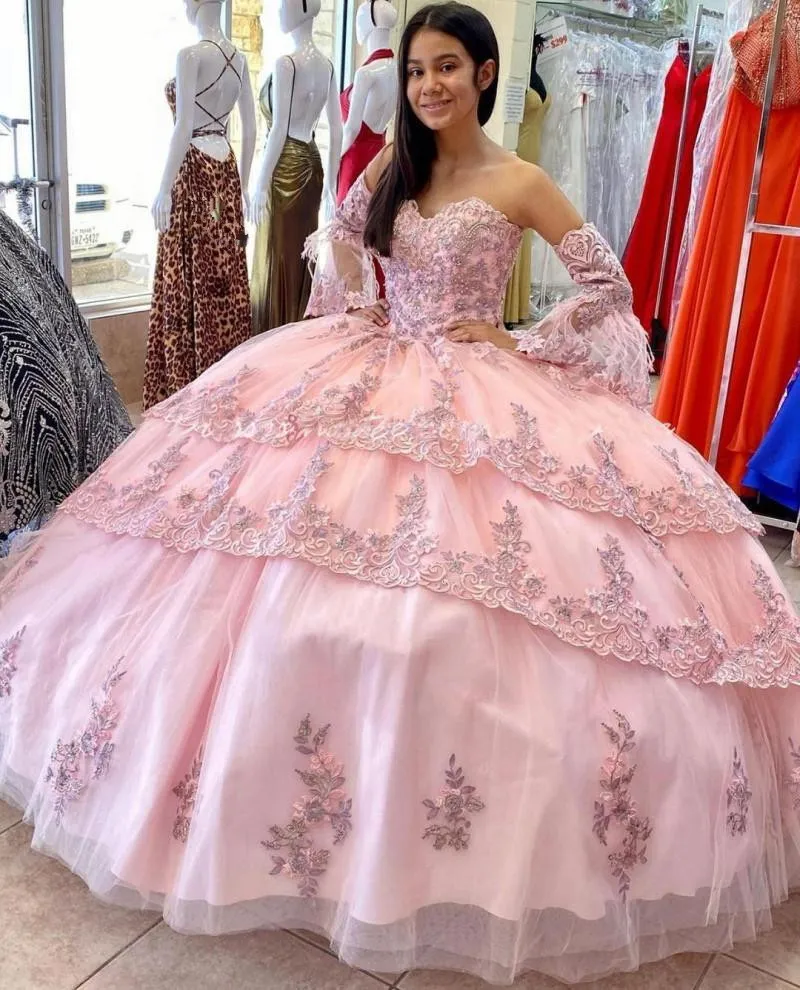 Pembe Prenses Balo Quinceanera Elbiseler Aplikler Dantel Boncuk Kabarık Tatlı 16 Parti Balo Abiye