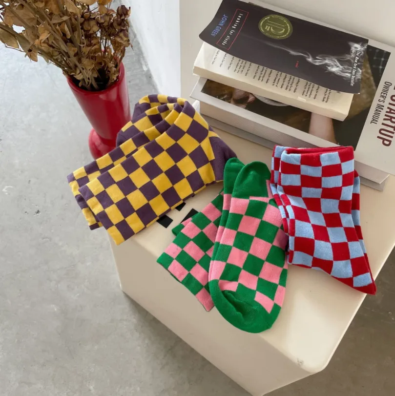 Jesień Zima Damskie Czarne Białe Skarpety Checkerboard Mężczyźni Hip Hop Bawełna Unisex Sock