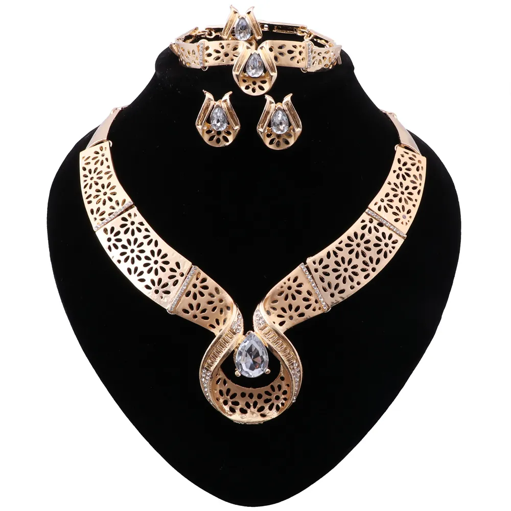 Dubai Elegant Bridal Mode Smycken Satser Guldfärg Halsband Armband Örhängen Ring Crystal Jewellry Wedding Gift
