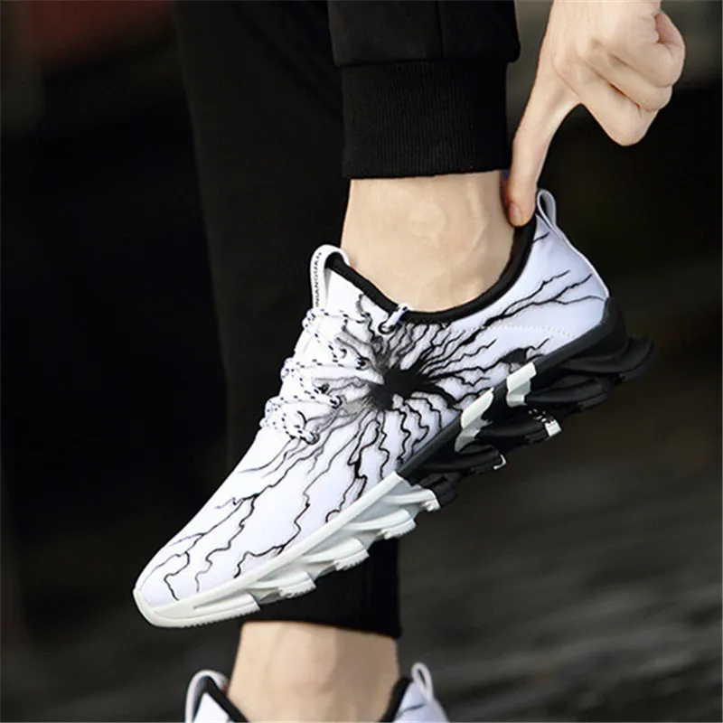 2021 låga strumpor löparskor svart moire multi camouflage yta tjockläted koreanska versionen män mode popcorn mjuka sålar sport resor män sneaker 36-48 # a0007
