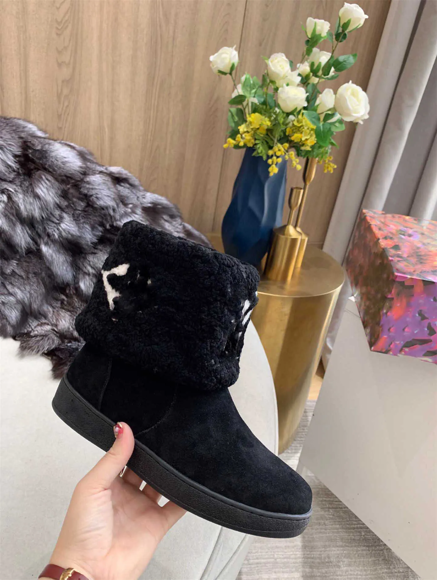 Diseñador Mujer BOTAS PLANAS SNOWDROP Lady Snow Forro de lana impermeable Suela de goma Casual Suede Street Style Cuero liso Martin Botines de invierno Tamaño 35-41