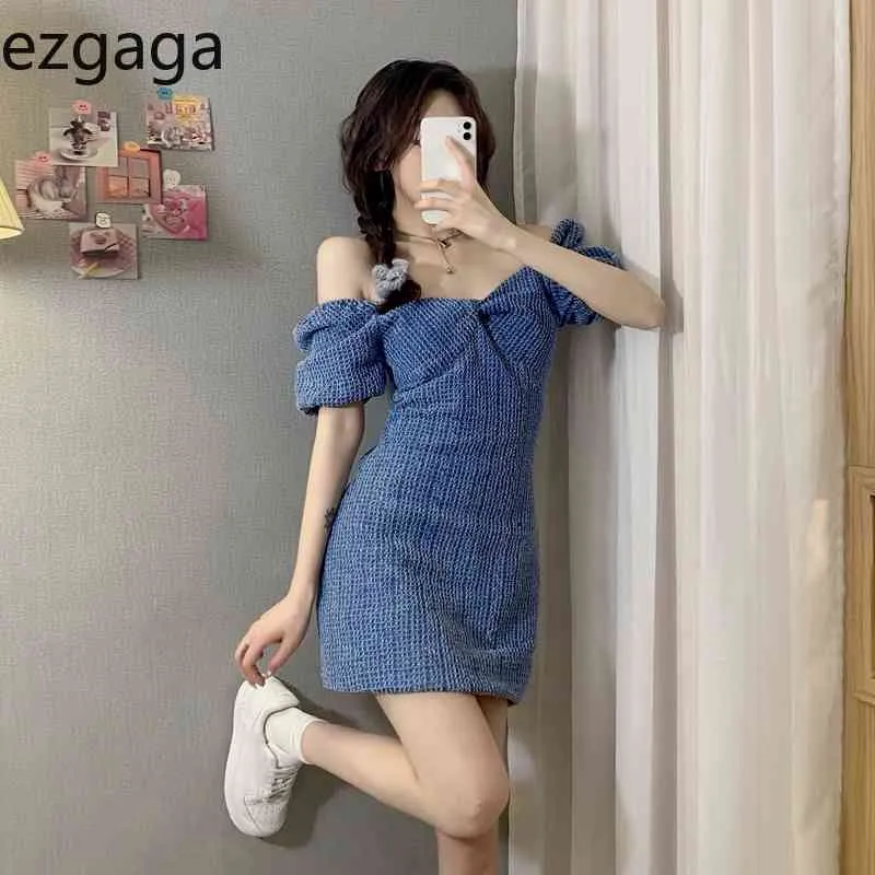 Ezgaga Zomer Sexy Off Shoulder Mini Dress Dames Bladerdeeg Korte Mouw A-Lijn Vierkante Kraag Solid Korean Fashion Lady Bodycon 210430