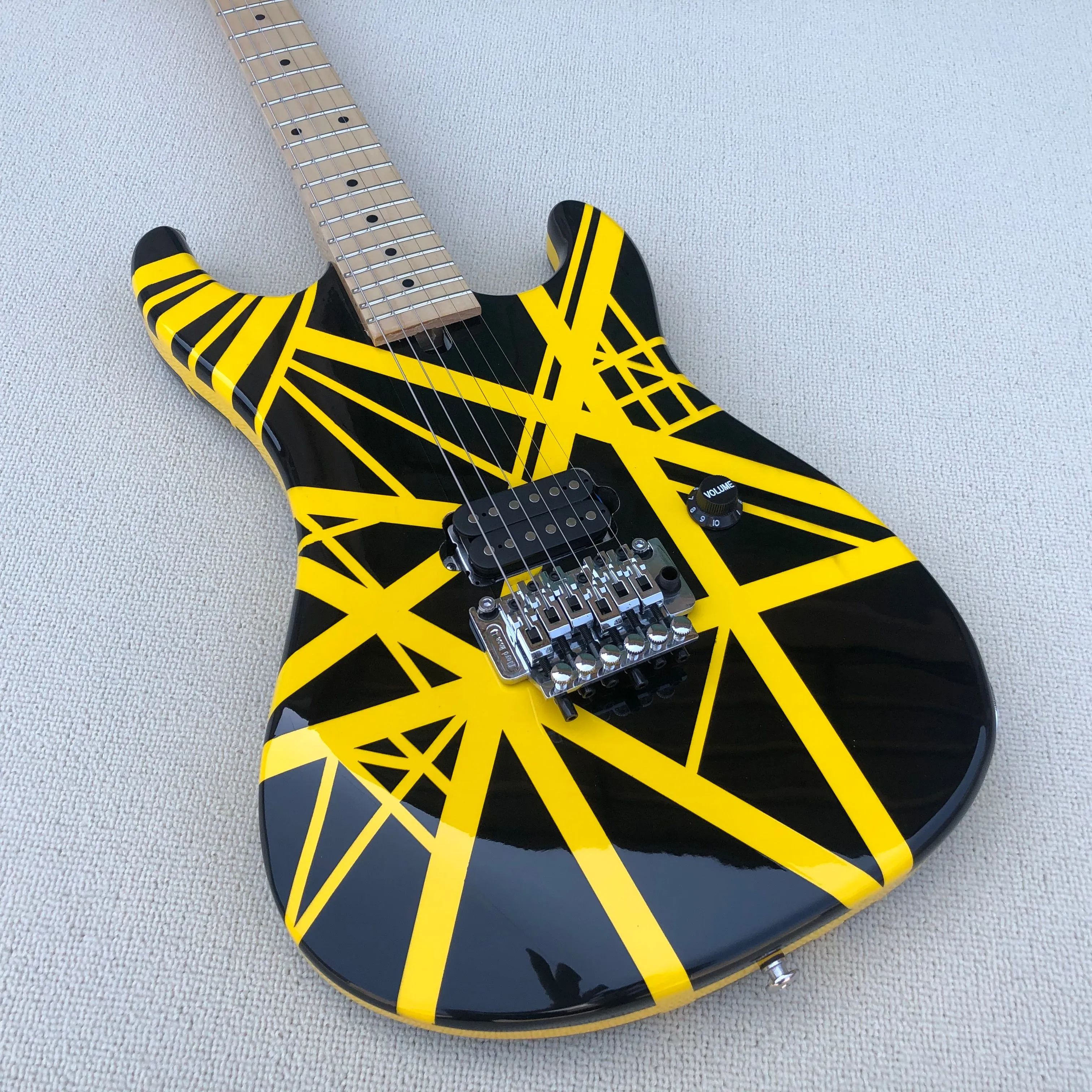 、Kram Professional Performance Eddie Van HalenギターYellowSliped Black Electric Guitar 6文字列